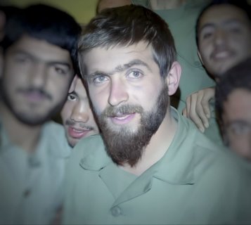 می گفت التماسش کردم و پرسیدم از کدوم راهکـار رفتی کـه به این مقـام رسیـدی؟»  شهـید مجـیدی هم گفـته بود...